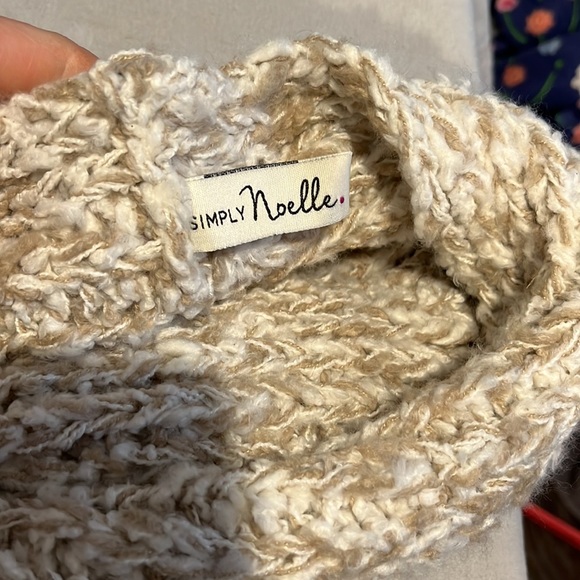 Chunk Knit Infinity Scarf - Picture 3 of 4
